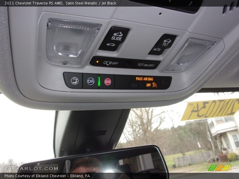 Satin Steel Metallic / Jet Black 2021 Chevrolet Traverse RS AWD