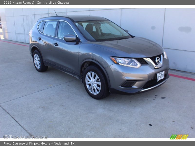 Gun Metallic / Charcoal 2016 Nissan Rogue S