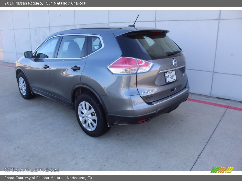 Gun Metallic / Charcoal 2016 Nissan Rogue S