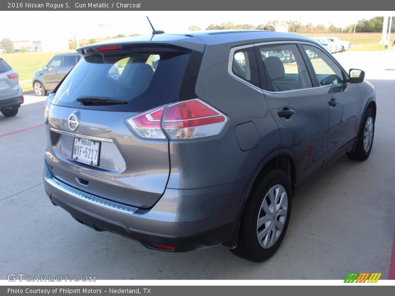 Gun Metallic / Charcoal 2016 Nissan Rogue S