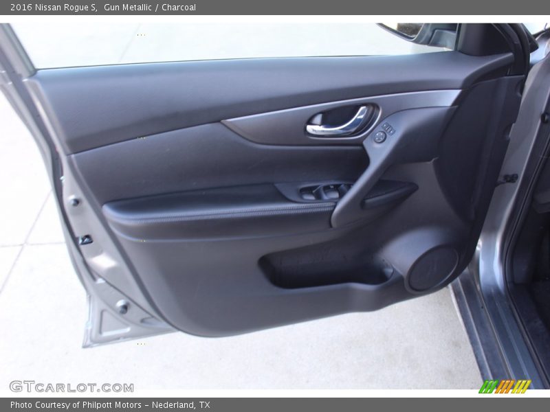 Gun Metallic / Charcoal 2016 Nissan Rogue S