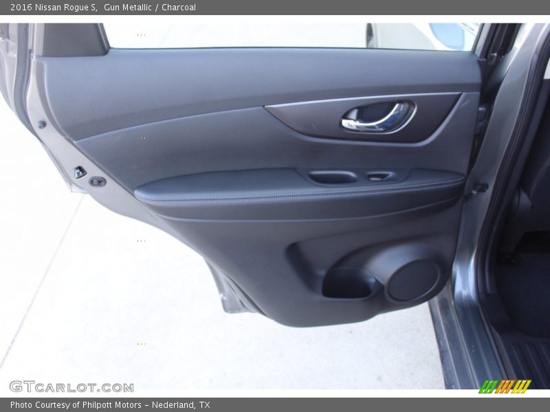 Gun Metallic / Charcoal 2016 Nissan Rogue S