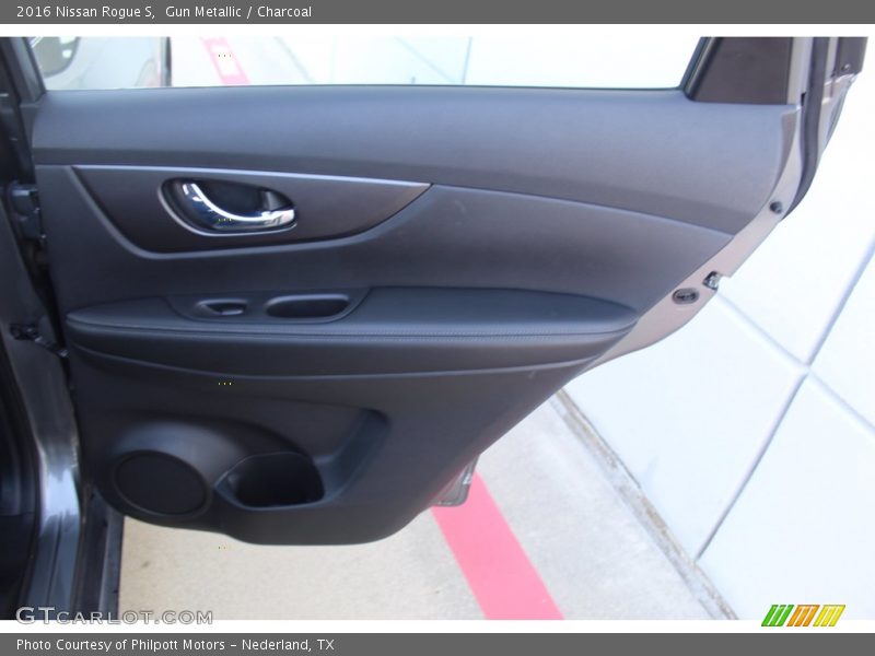 Gun Metallic / Charcoal 2016 Nissan Rogue S