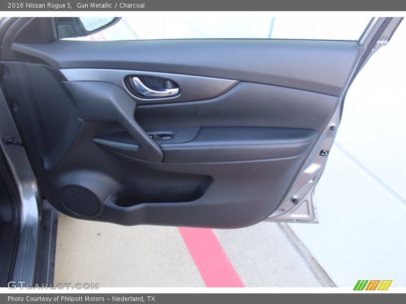 Gun Metallic / Charcoal 2016 Nissan Rogue S