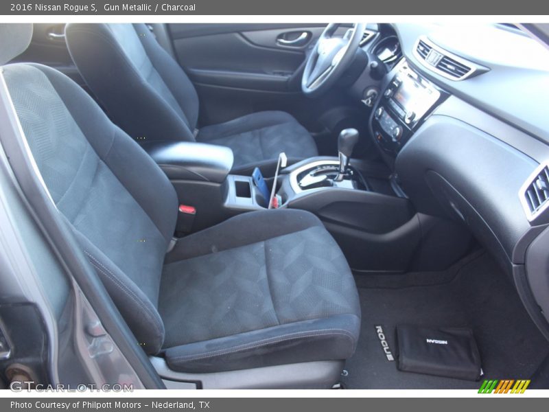 Gun Metallic / Charcoal 2016 Nissan Rogue S