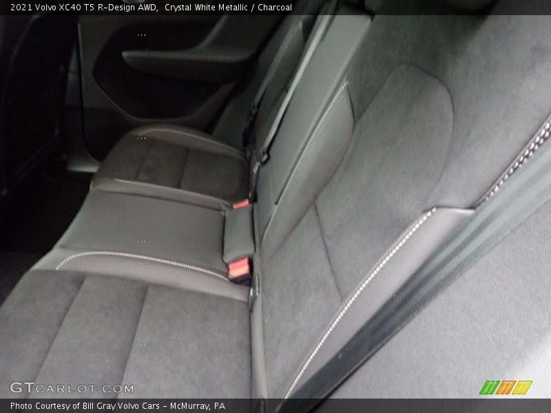 Crystal White Metallic / Charcoal 2021 Volvo XC40 T5 R-Design AWD