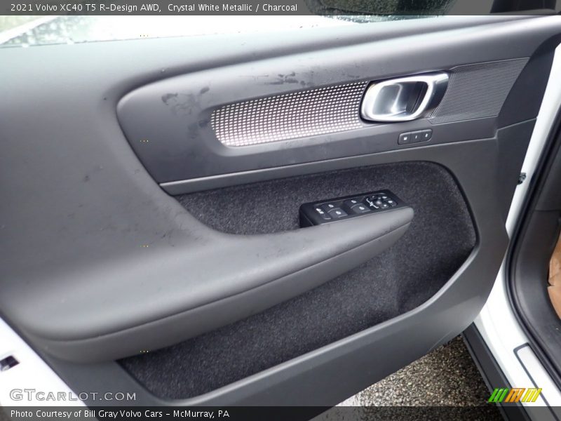 Crystal White Metallic / Charcoal 2021 Volvo XC40 T5 R-Design AWD