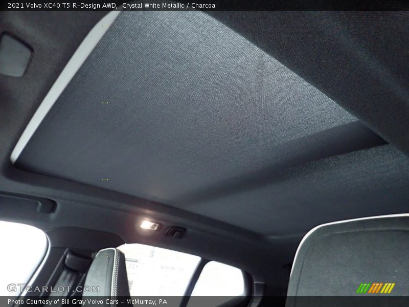 Crystal White Metallic / Charcoal 2021 Volvo XC40 T5 R-Design AWD