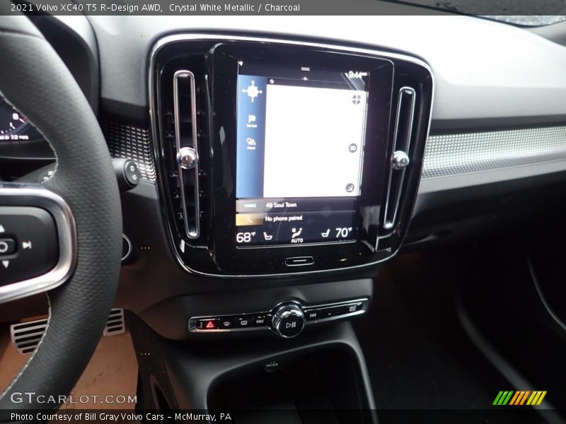 Crystal White Metallic / Charcoal 2021 Volvo XC40 T5 R-Design AWD