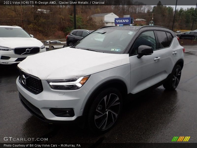 Glacier Silver Metallic / Charcoal 2021 Volvo XC40 T5 R-Design AWD
