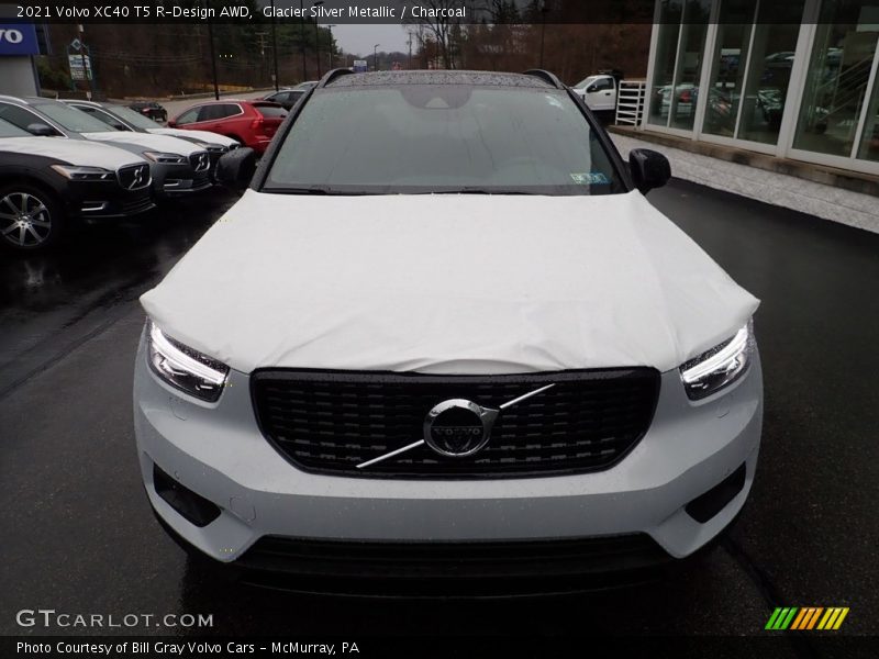 Glacier Silver Metallic / Charcoal 2021 Volvo XC40 T5 R-Design AWD