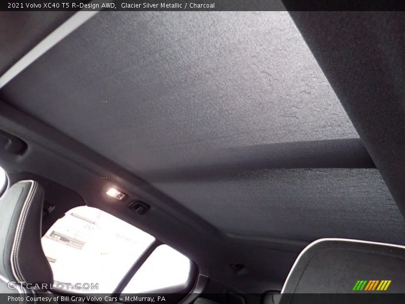 Glacier Silver Metallic / Charcoal 2021 Volvo XC40 T5 R-Design AWD