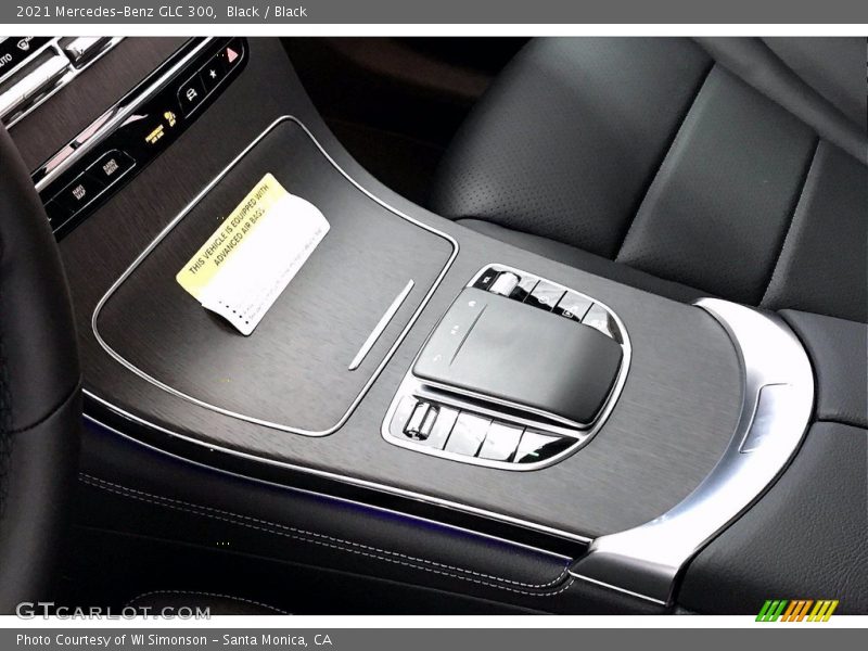 Black / Black 2021 Mercedes-Benz GLC 300