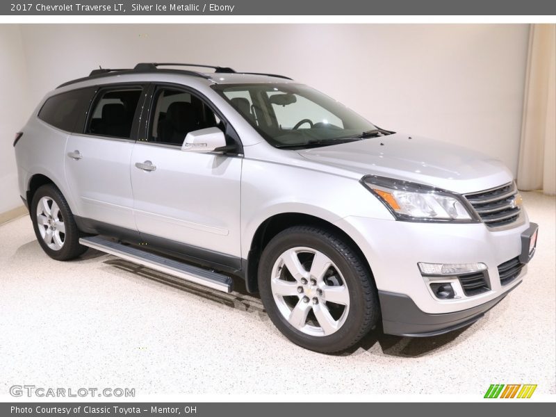 Silver Ice Metallic / Ebony 2017 Chevrolet Traverse LT