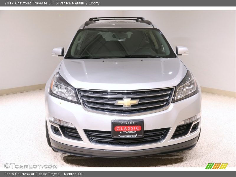 Silver Ice Metallic / Ebony 2017 Chevrolet Traverse LT