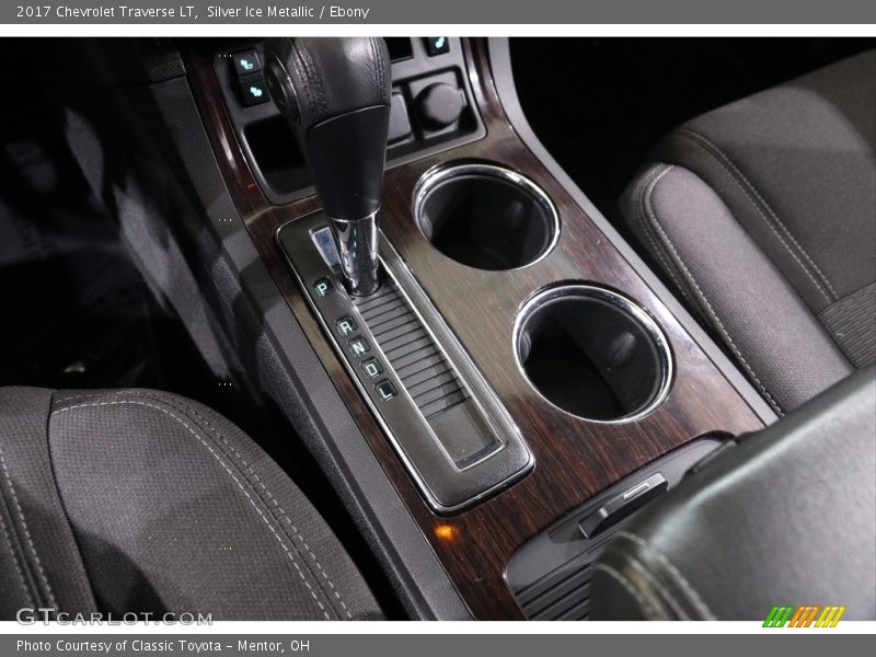 Silver Ice Metallic / Ebony 2017 Chevrolet Traverse LT