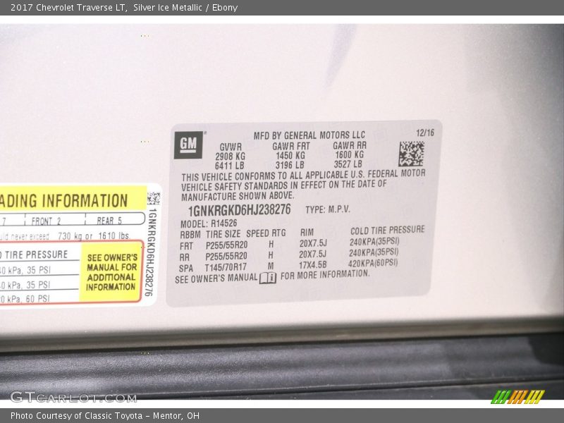 Silver Ice Metallic / Ebony 2017 Chevrolet Traverse LT