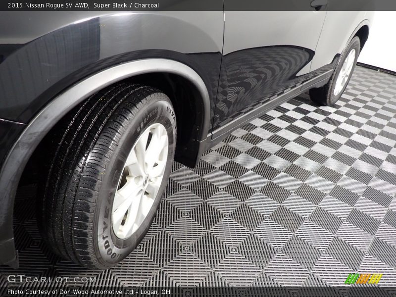 Super Black / Charcoal 2015 Nissan Rogue SV AWD