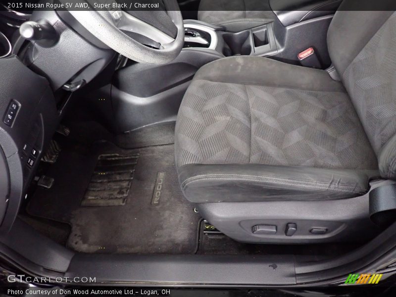 Super Black / Charcoal 2015 Nissan Rogue SV AWD