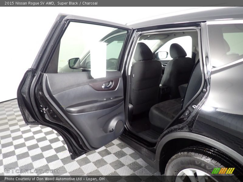 Super Black / Charcoal 2015 Nissan Rogue SV AWD