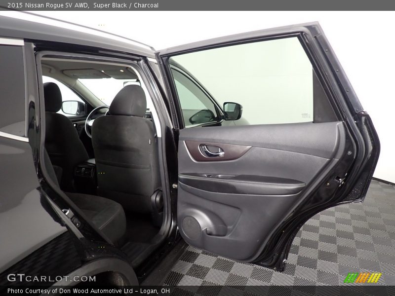 Super Black / Charcoal 2015 Nissan Rogue SV AWD