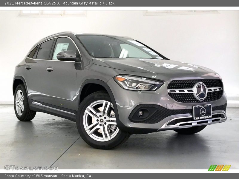 Mountain Grey Metallic / Black 2021 Mercedes-Benz GLA 250