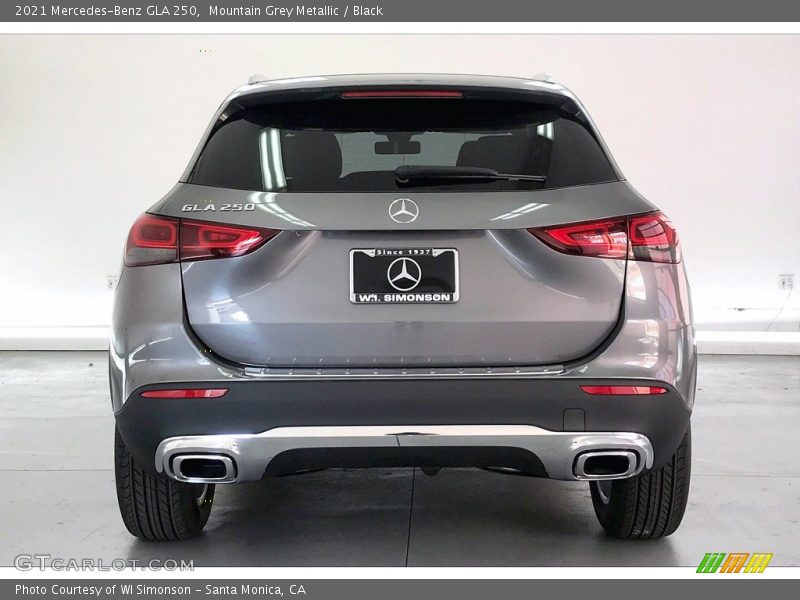 Mountain Grey Metallic / Black 2021 Mercedes-Benz GLA 250