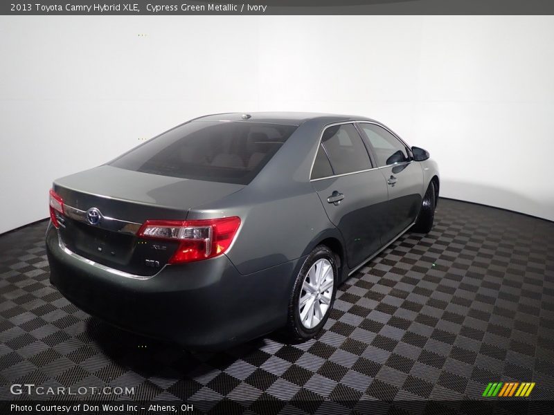 Cypress Green Metallic / Ivory 2013 Toyota Camry Hybrid XLE