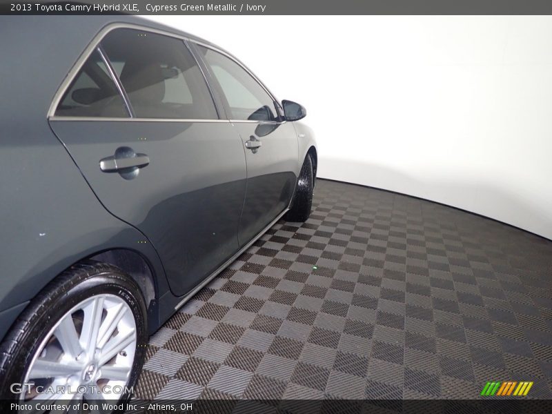 Cypress Green Metallic / Ivory 2013 Toyota Camry Hybrid XLE