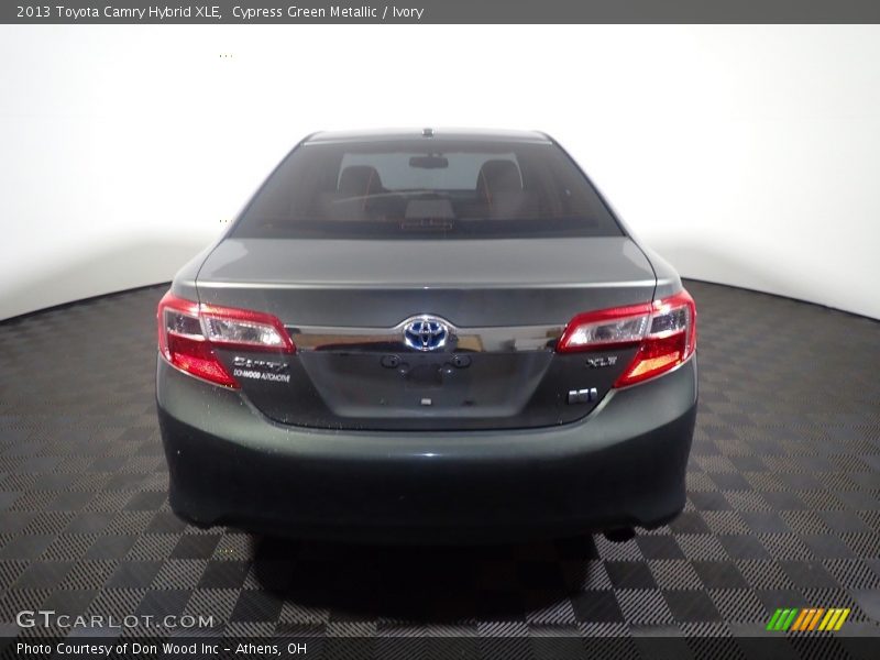 Cypress Green Metallic / Ivory 2013 Toyota Camry Hybrid XLE