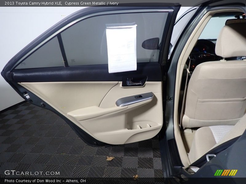 Cypress Green Metallic / Ivory 2013 Toyota Camry Hybrid XLE