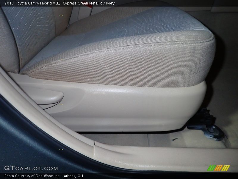 Cypress Green Metallic / Ivory 2013 Toyota Camry Hybrid XLE