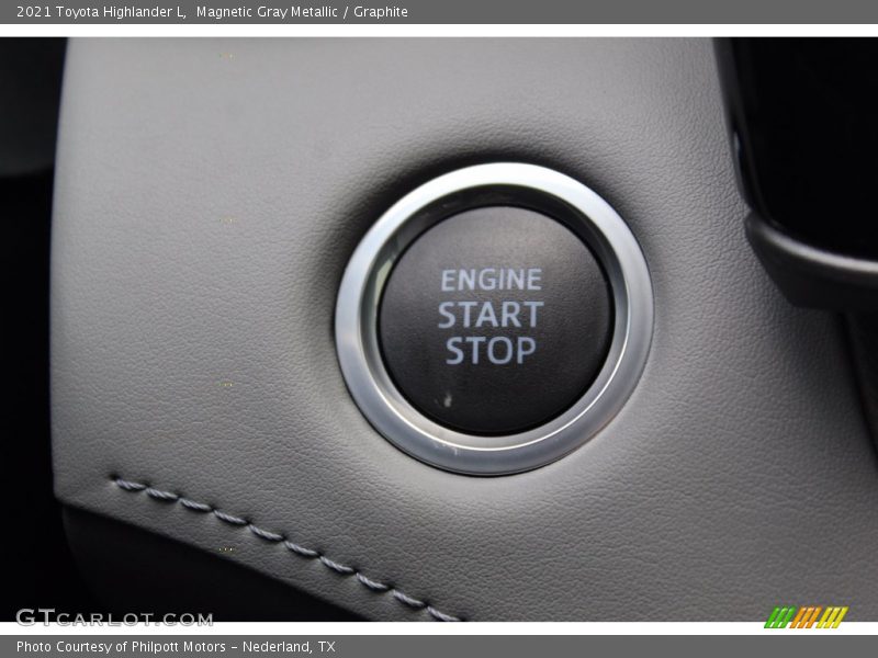 Magnetic Gray Metallic / Graphite 2021 Toyota Highlander L