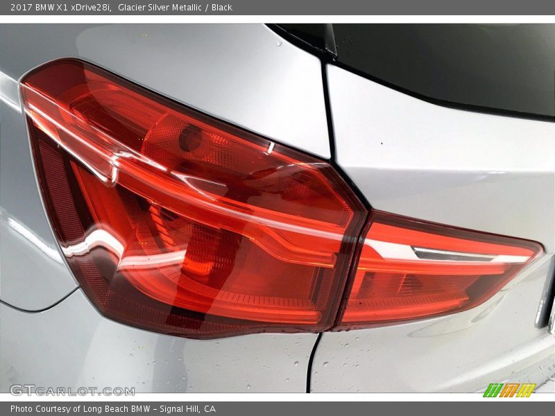 Glacier Silver Metallic / Black 2017 BMW X1 xDrive28i