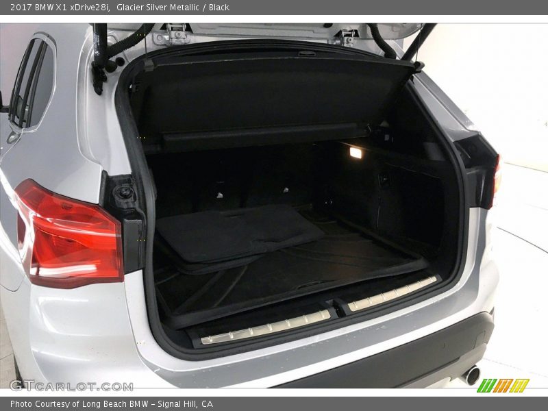 Glacier Silver Metallic / Black 2017 BMW X1 xDrive28i