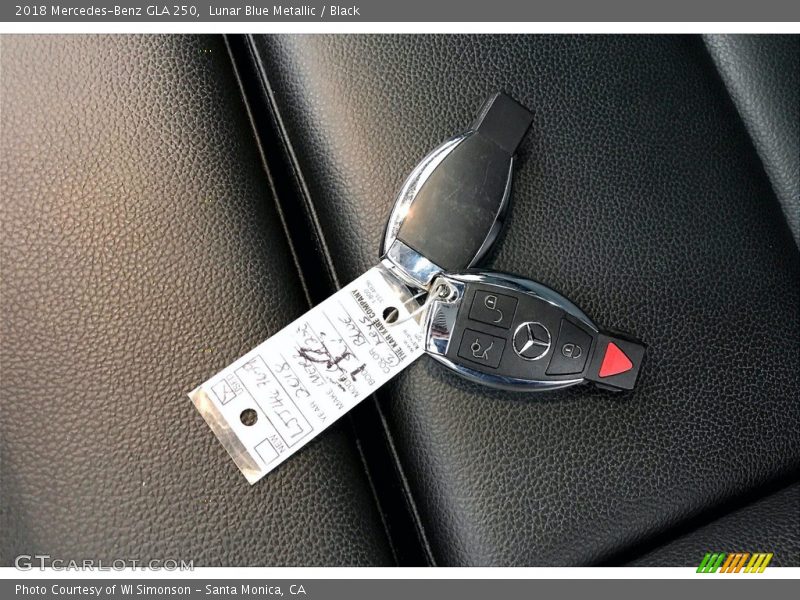 Lunar Blue Metallic / Black 2018 Mercedes-Benz GLA 250