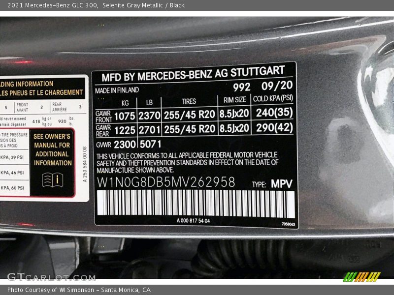 Selenite Gray Metallic / Black 2021 Mercedes-Benz GLC 300