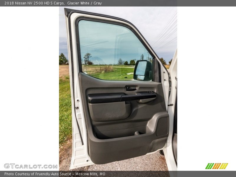 Glacier White / Gray 2018 Nissan NV 2500 HD S Cargo