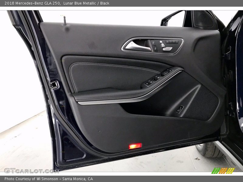 Lunar Blue Metallic / Black 2018 Mercedes-Benz GLA 250