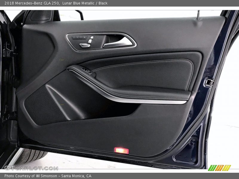 Lunar Blue Metallic / Black 2018 Mercedes-Benz GLA 250
