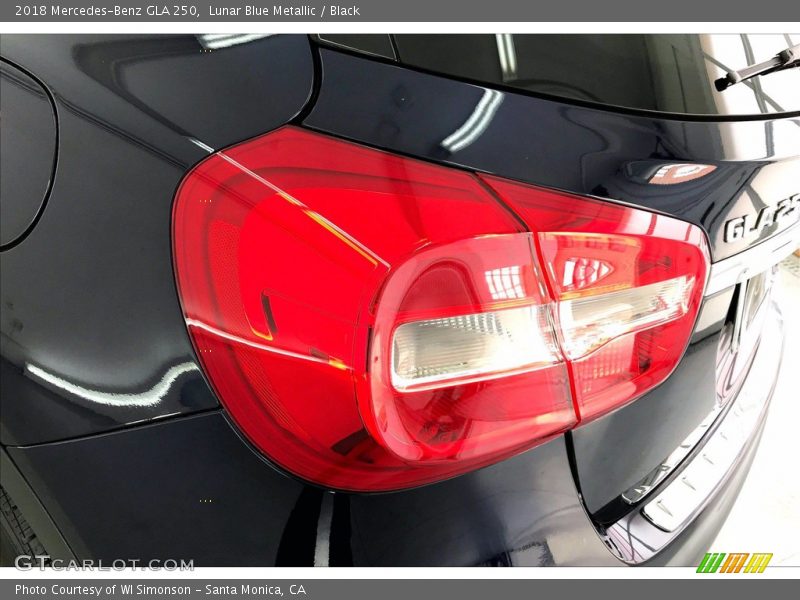 Lunar Blue Metallic / Black 2018 Mercedes-Benz GLA 250