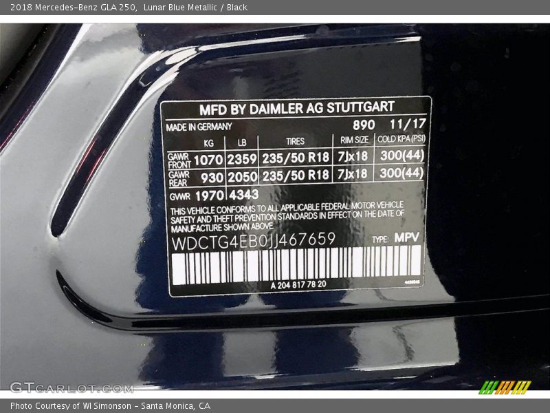 Lunar Blue Metallic / Black 2018 Mercedes-Benz GLA 250