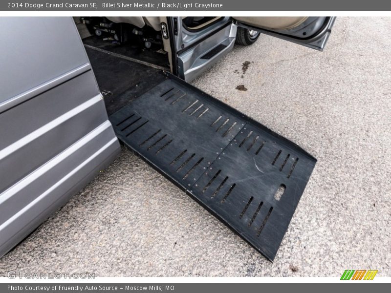 Billet Silver Metallic / Black/Light Graystone 2014 Dodge Grand Caravan SE