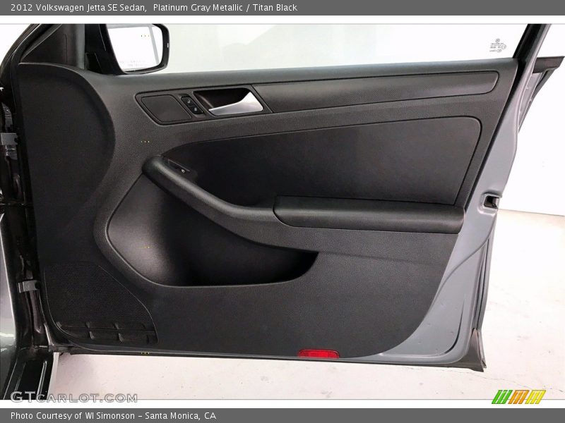 Platinum Gray Metallic / Titan Black 2012 Volkswagen Jetta SE Sedan