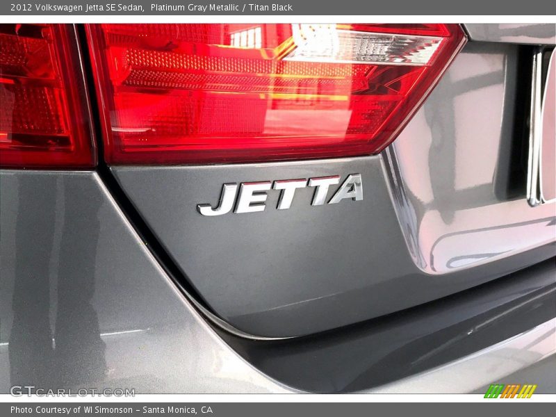 Platinum Gray Metallic / Titan Black 2012 Volkswagen Jetta SE Sedan