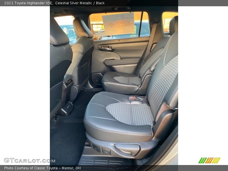 Celestial Silver Metallic / Black 2021 Toyota Highlander XSE