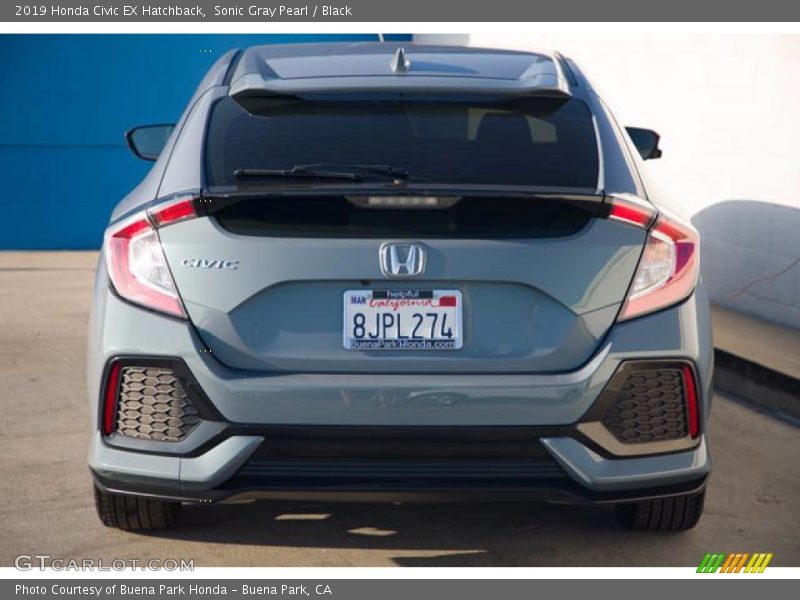 Sonic Gray Pearl / Black 2019 Honda Civic EX Hatchback