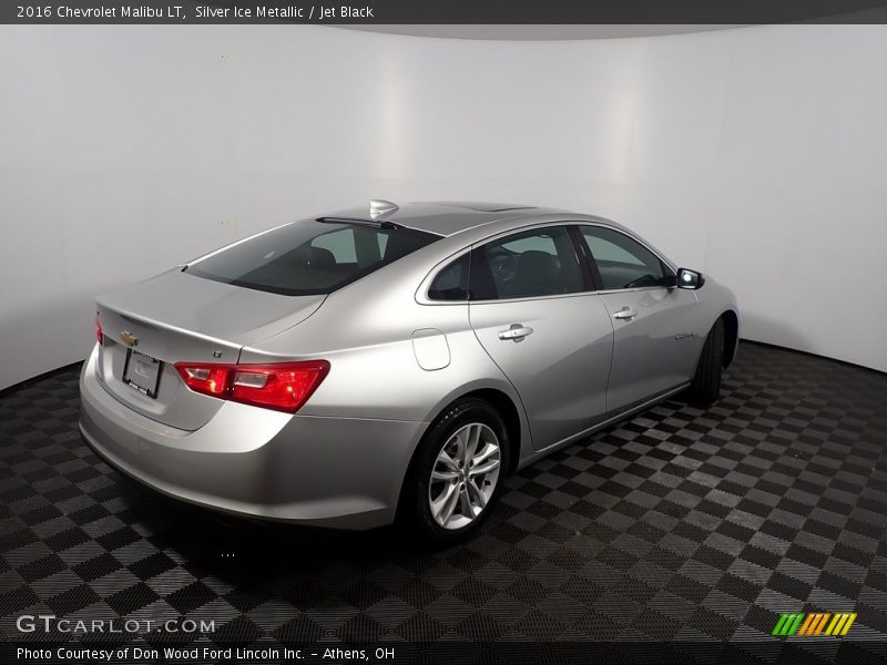 Silver Ice Metallic / Jet Black 2016 Chevrolet Malibu LT