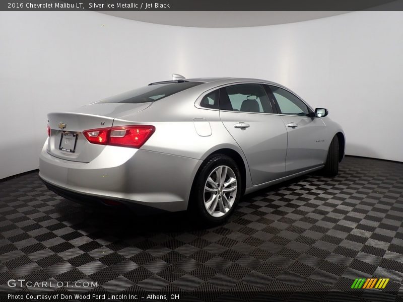 Silver Ice Metallic / Jet Black 2016 Chevrolet Malibu LT