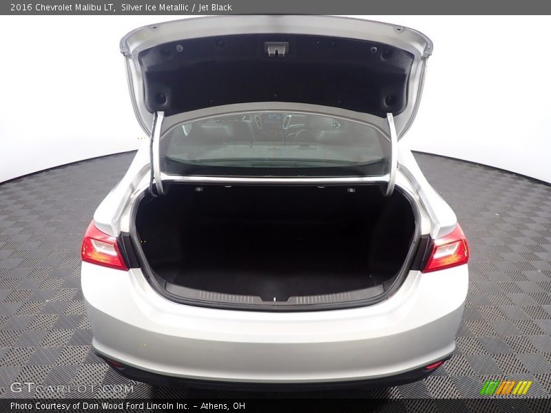 Silver Ice Metallic / Jet Black 2016 Chevrolet Malibu LT